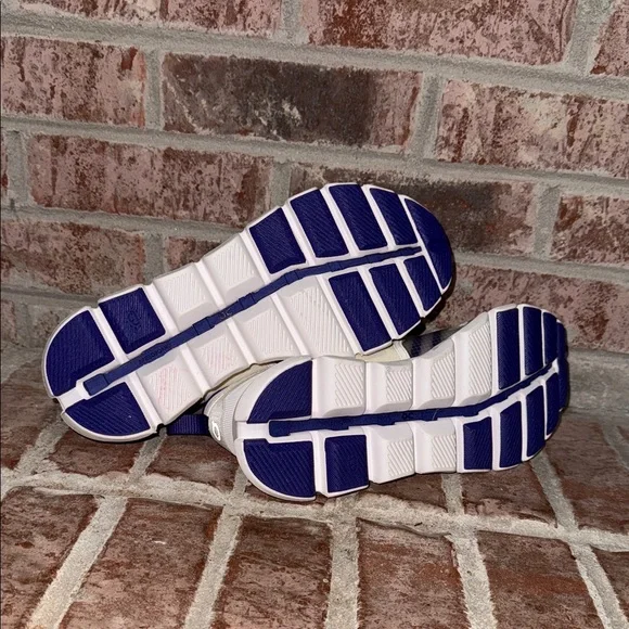 Mens On Cloud Versa lifestyle Running White and Purple Athletic Shoes size 8.5 - Picture 9 of 14